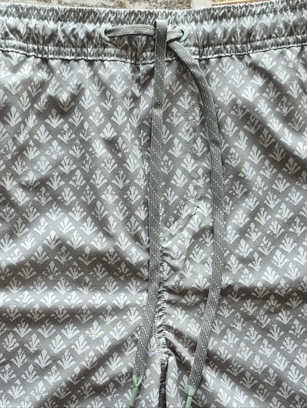 Eddie Bauer Men's Volley Swim Trunk New Size Medium